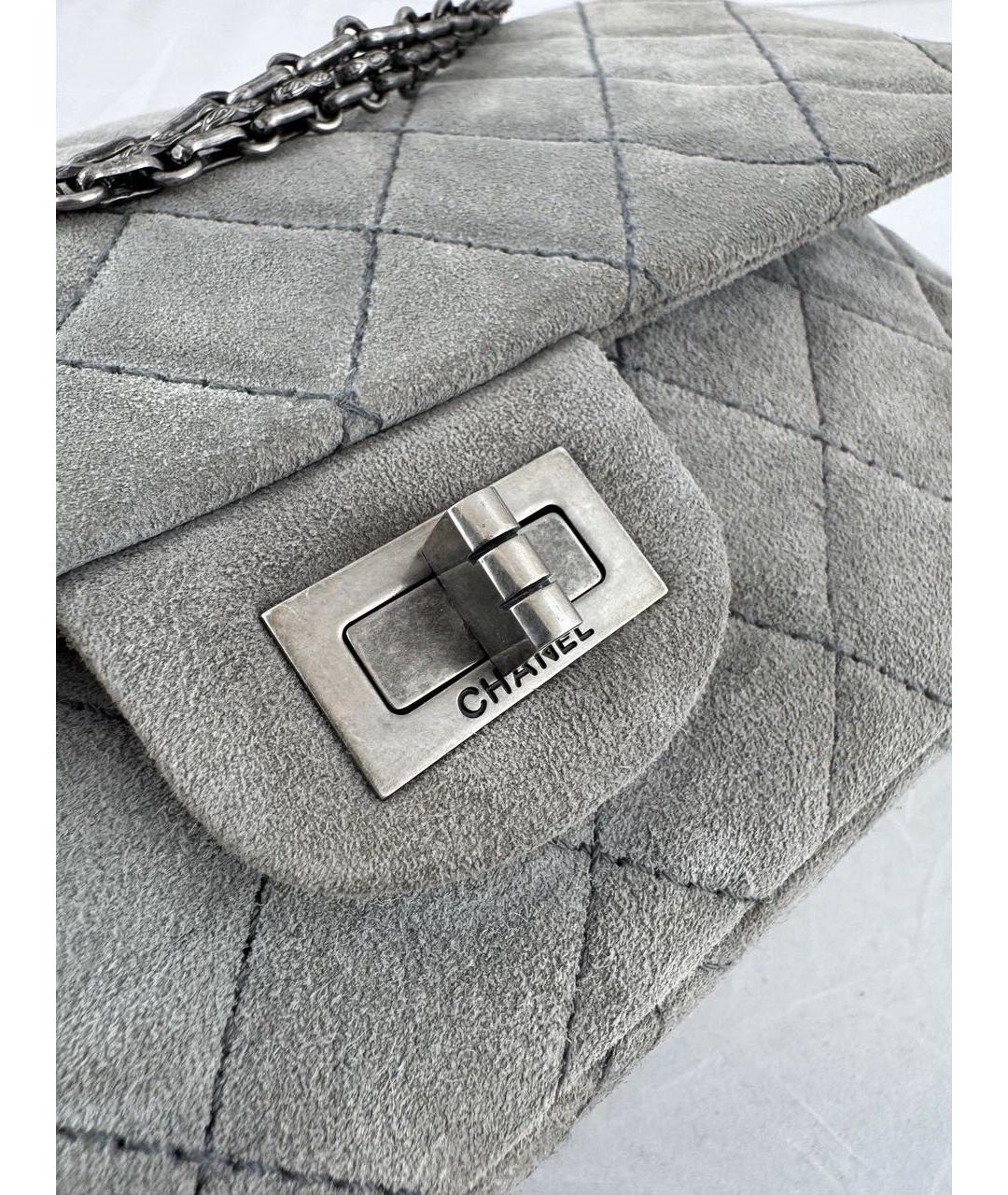 CHANEL Серая замшевая сумка через плечо, фото 2