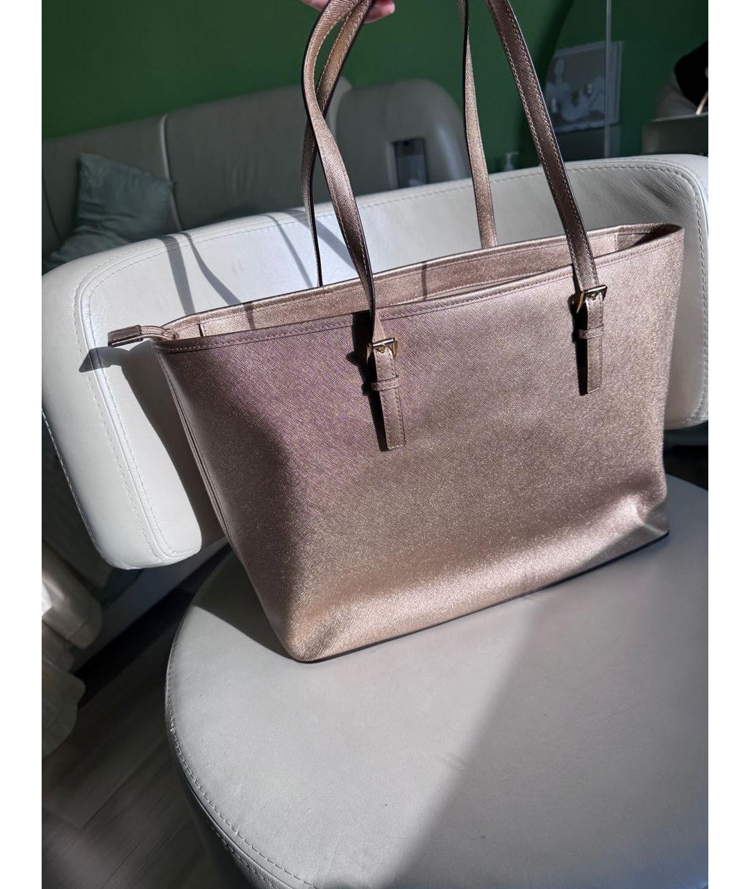 MICHAEL KORS Золотая сумка тоут из искусственной кожи, фото 3
