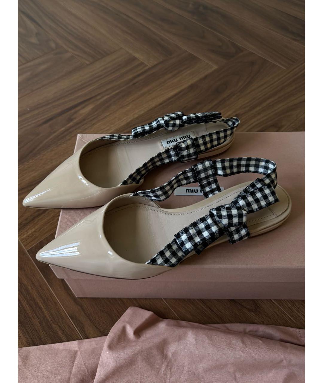 MIU MIU Бежевые туфли из лакированной кожи, фото 8