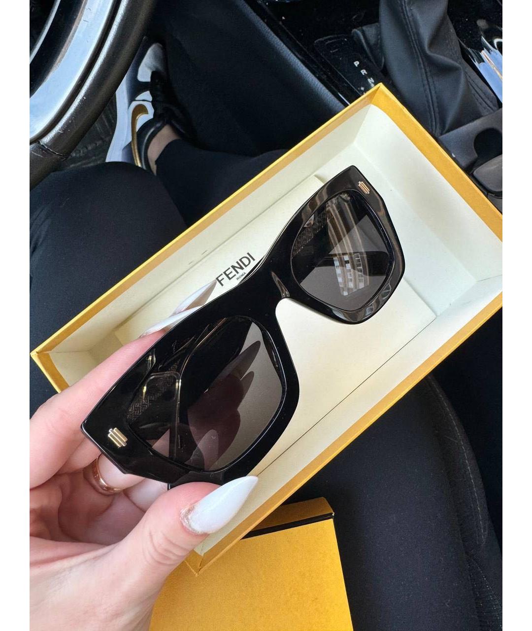 FENDI Черные пластиковые солнцезащитные очки, фото 2