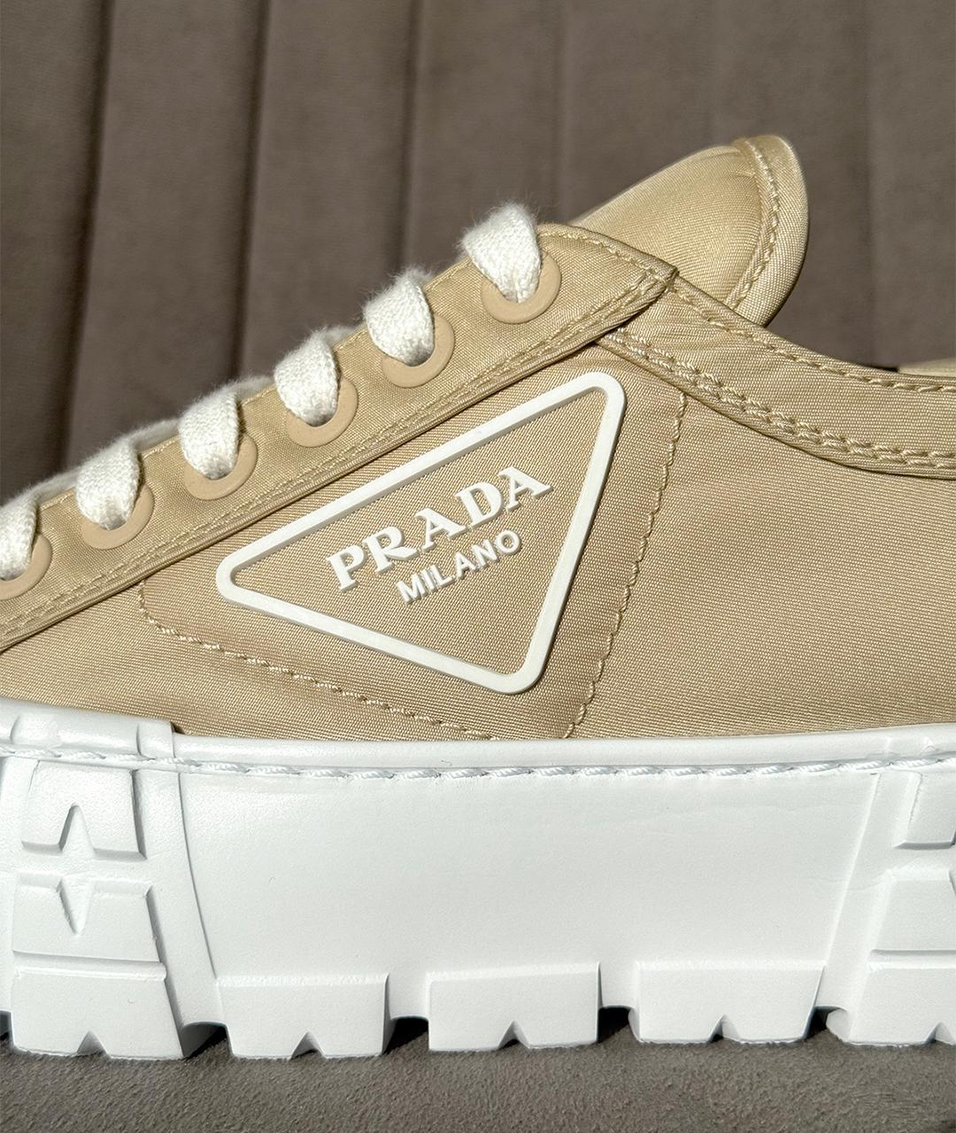 PRADA Бежевые текстильные кеды, фото 8
