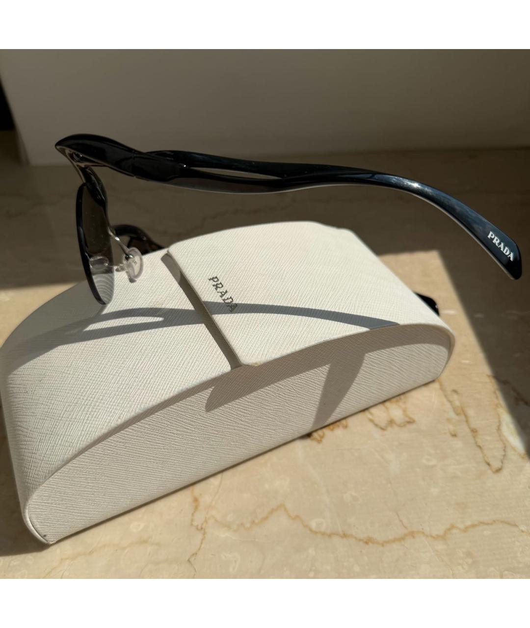 PRADA Черные пластиковые солнцезащитные очки, фото 4