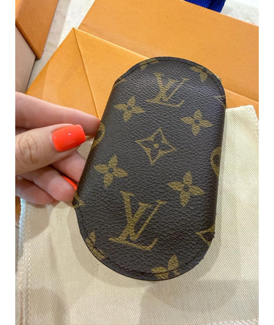 LOUIS VUITTON Коричневая ключница, фото 7