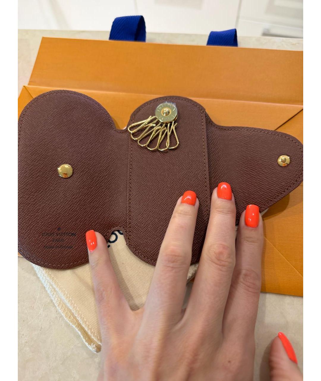 LOUIS VUITTON Коричневая ключница, фото 6
