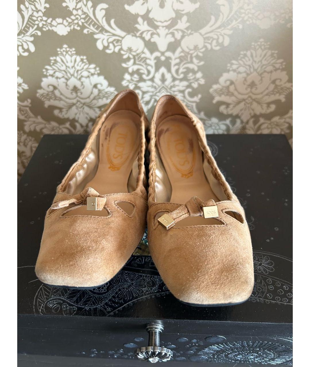 TOD'S Бежевые замшевые балетки, фото 2