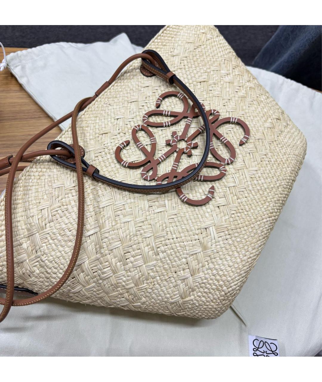LOEWE Бежевая плетеная пляжная сумка, фото 5