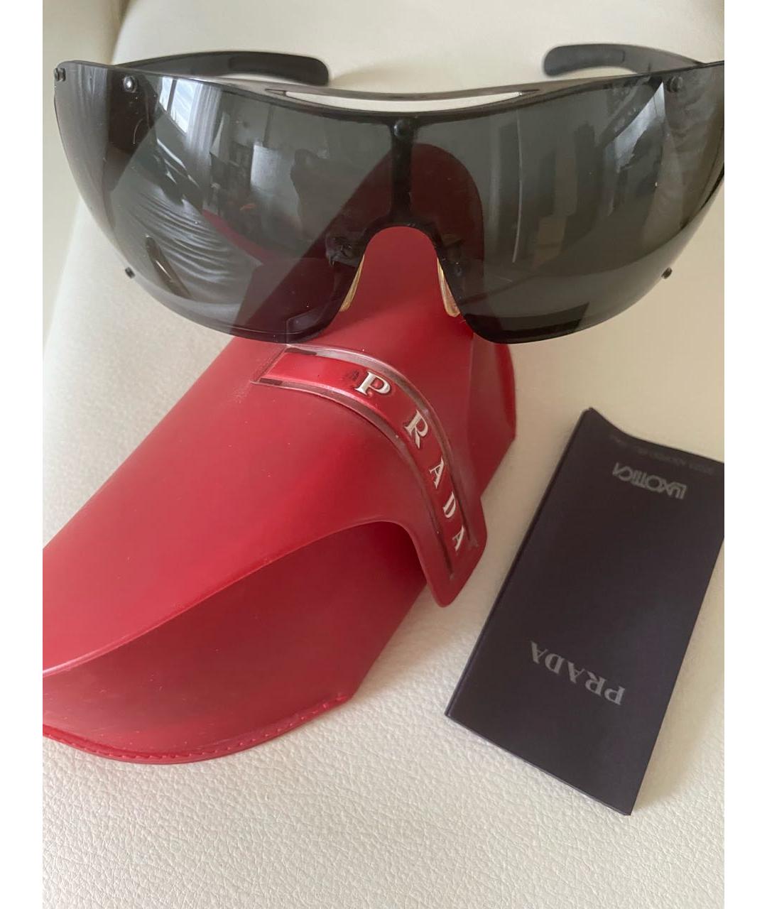 PRADA Черные пластиковые солнцезащитные очки, фото 4