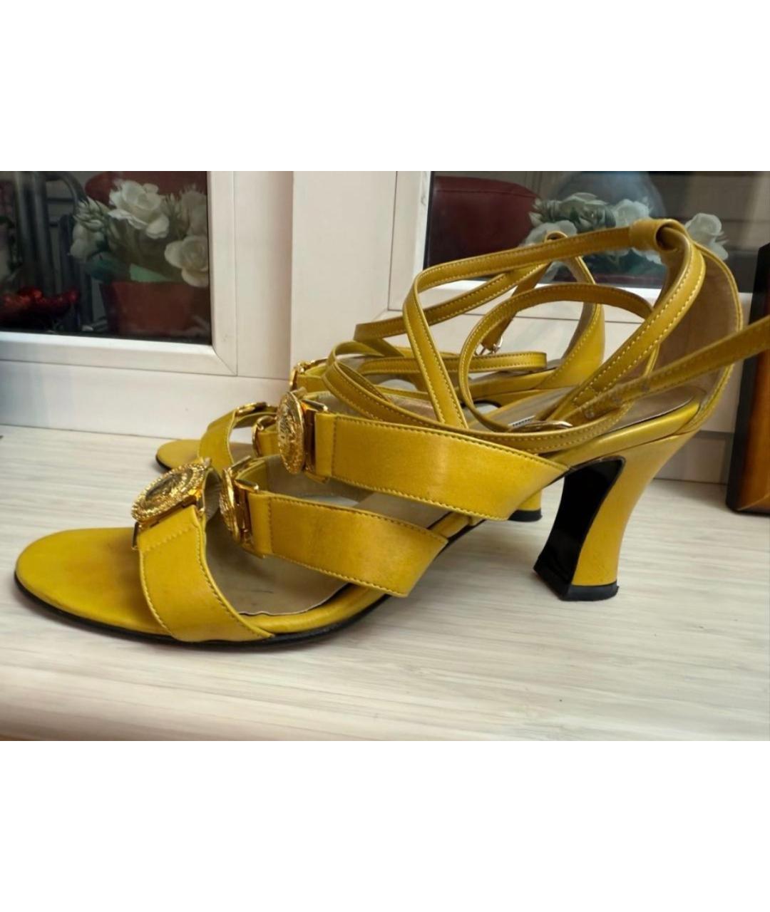 VERSACE Кожаные босоножки, фото 5
