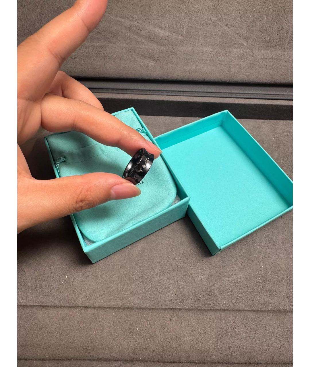 TIFFANY&CO Черное металлическое кольцо, фото 2