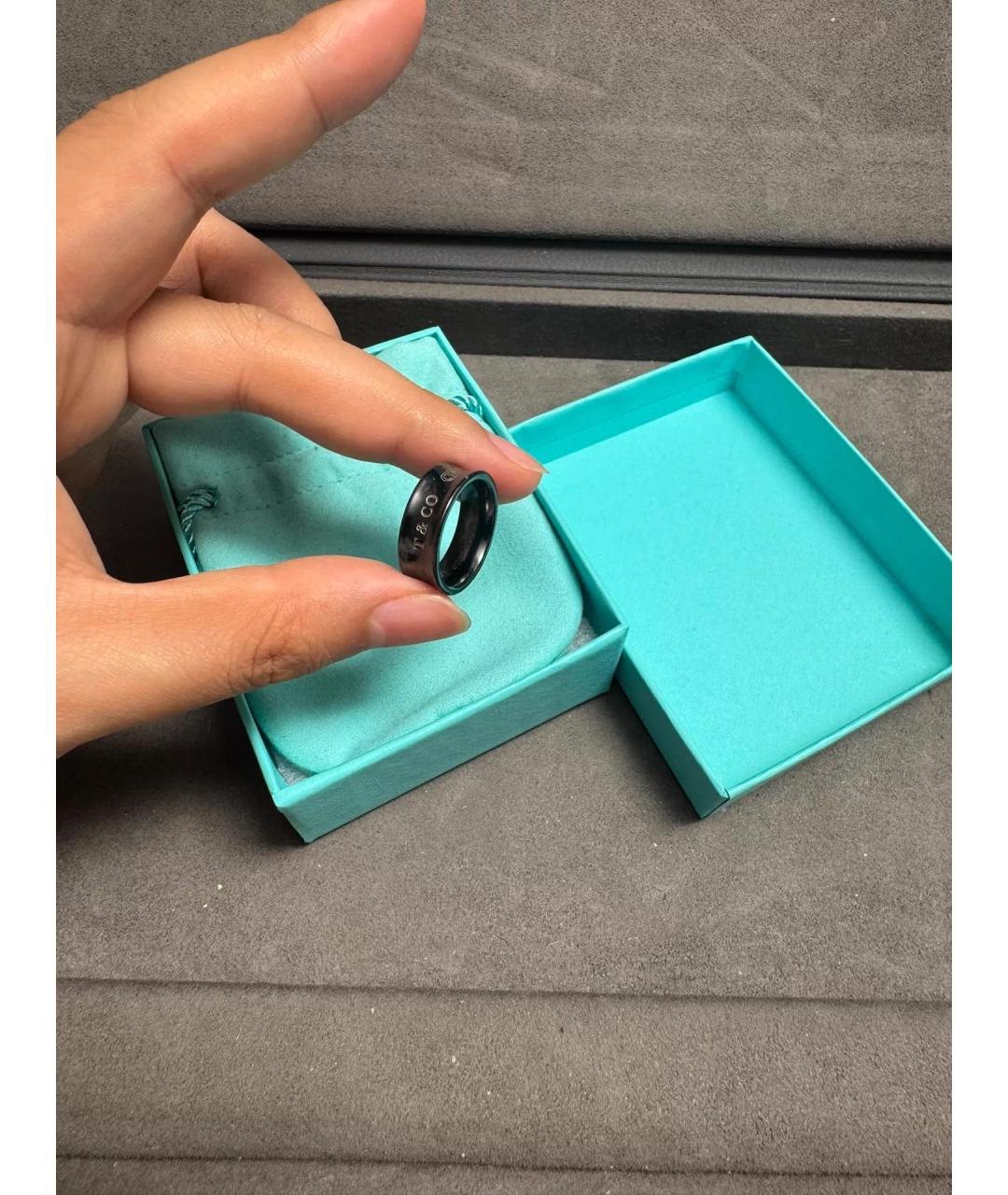 TIFFANY&CO Черное металлическое кольцо, фото 3