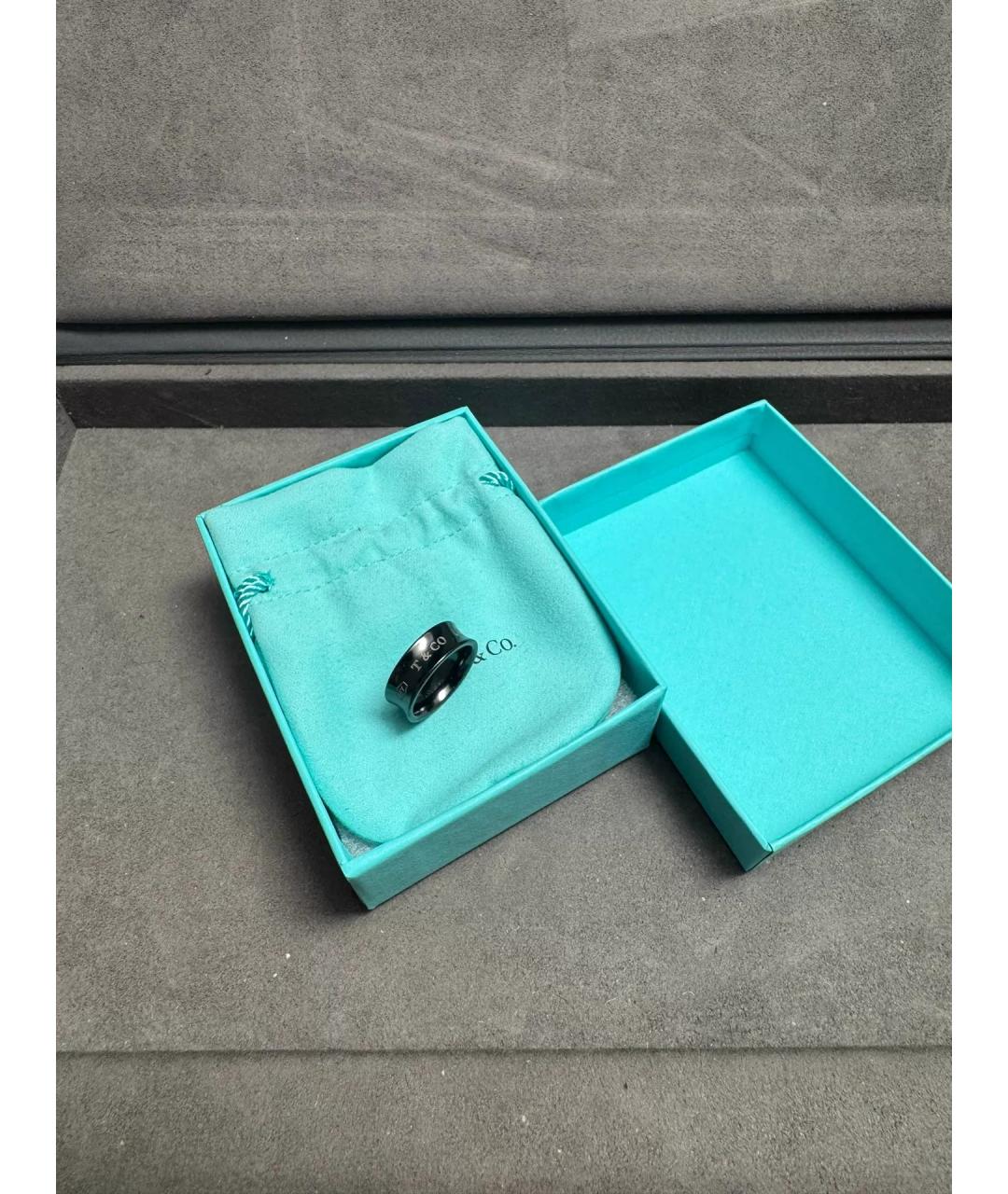 TIFFANY&CO Черное металлическое кольцо, фото 10