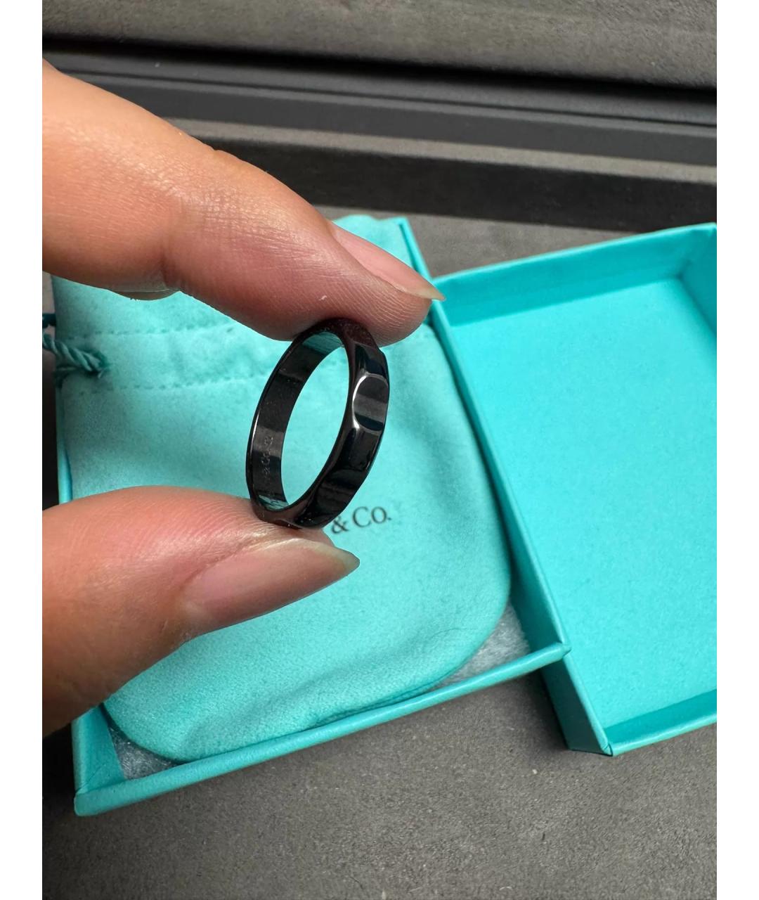 TIFFANY&CO Черное металлическое кольцо, фото 4