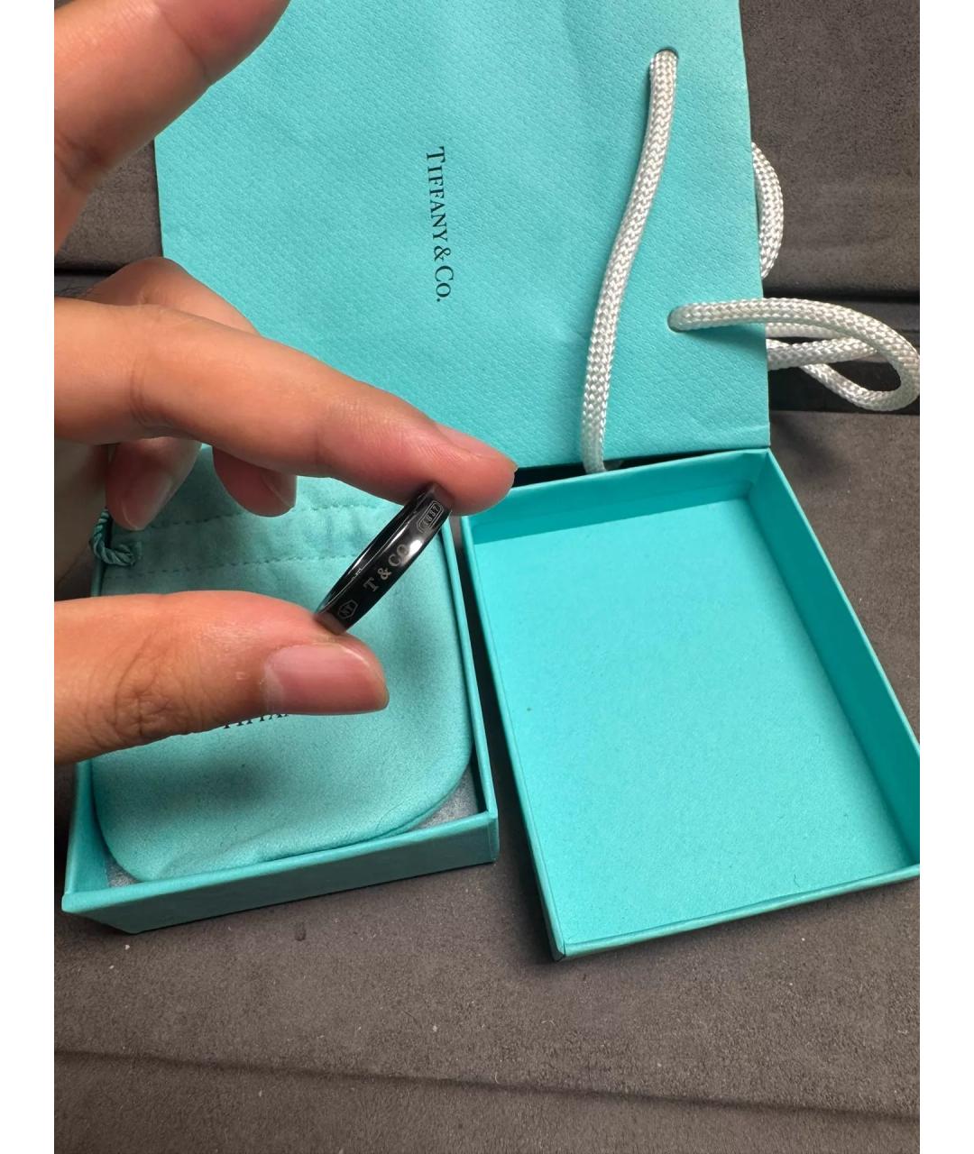 TIFFANY&CO Черное металлическое кольцо, фото 7