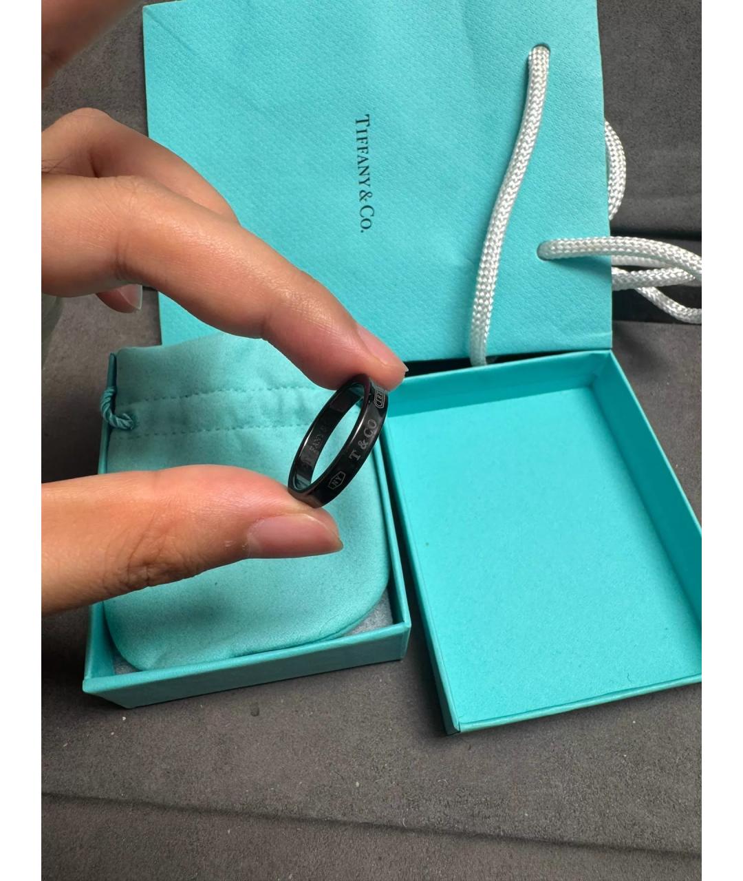 TIFFANY&CO Черное металлическое кольцо, фото 3