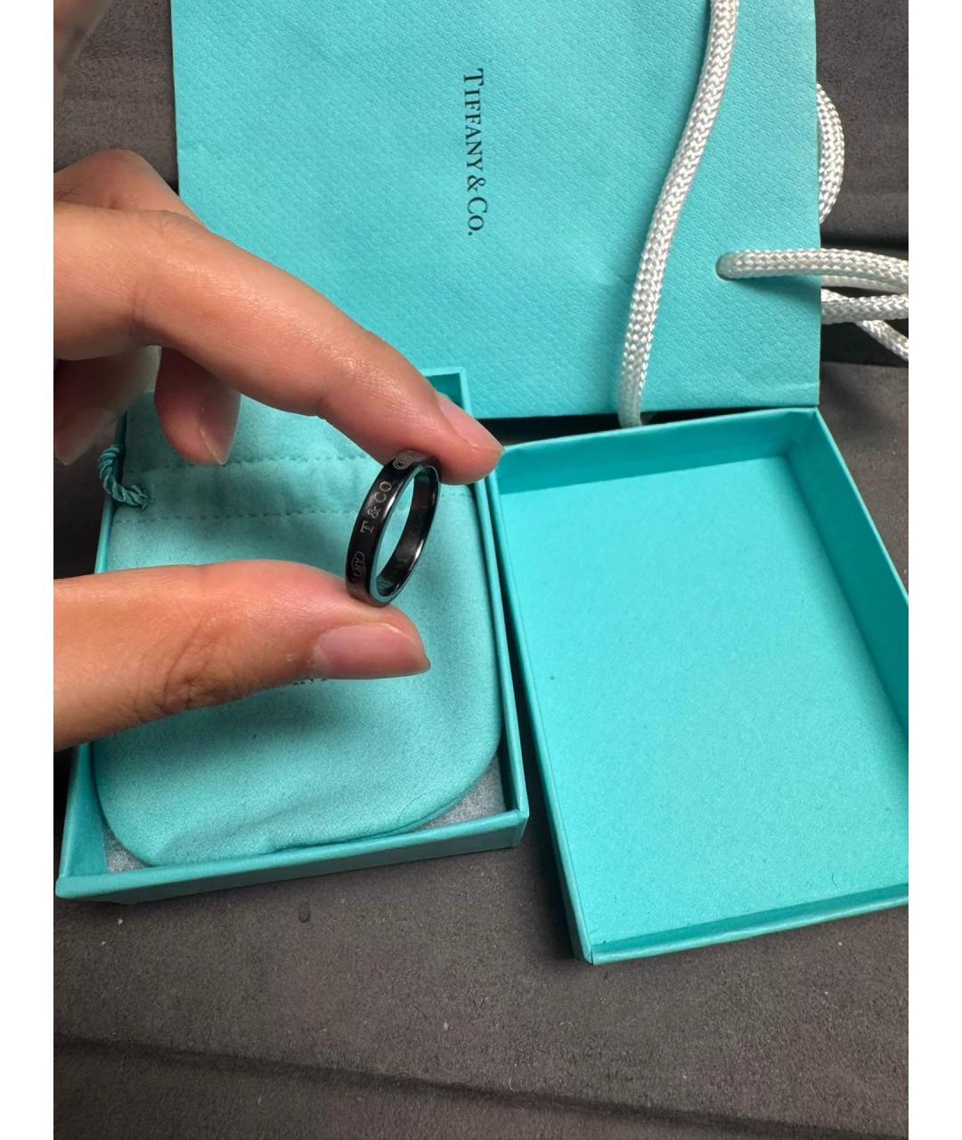 TIFFANY&CO Черное металлическое кольцо, фото 3