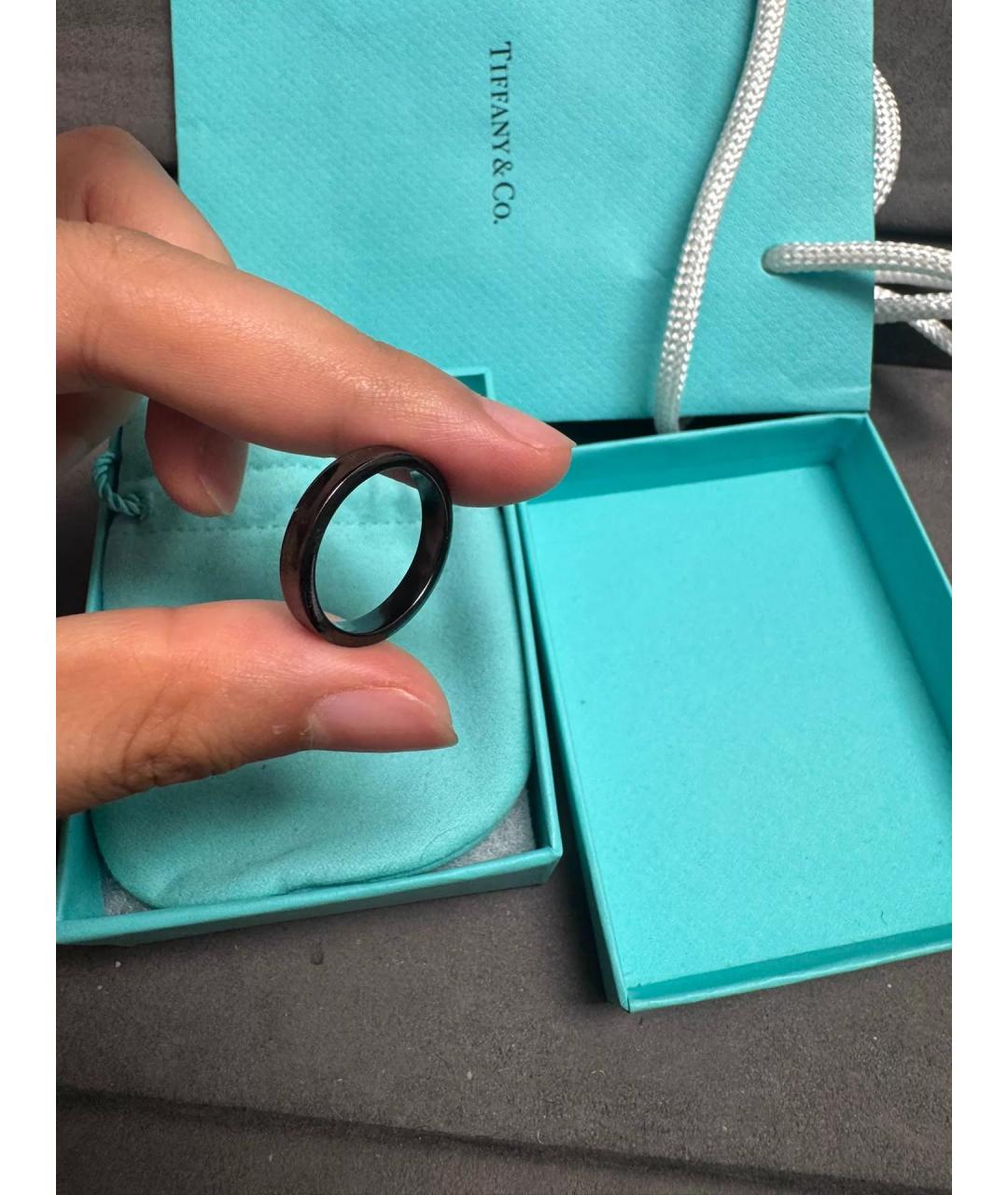 TIFFANY&CO Черное металлическое кольцо, фото 5