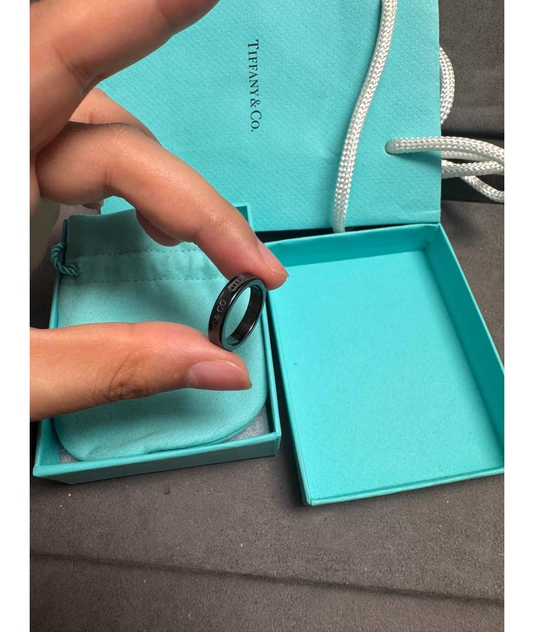 TIFFANY&CO Черное металлическое кольцо, фото 3