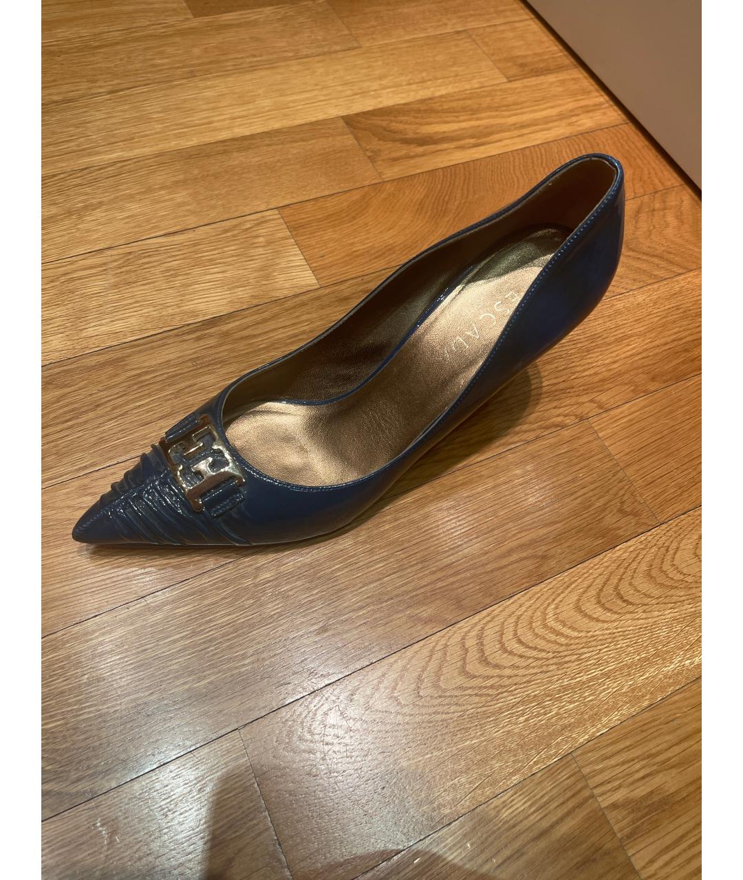 ESCADA Синие лодочки на низком каблуке из лакированной кожи, фото 3