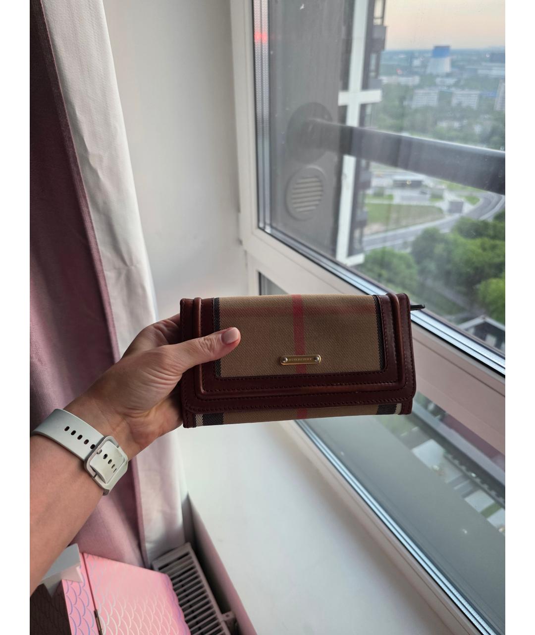 BURBERRY Бежевая кожаная сумка с короткими ручками, фото 5