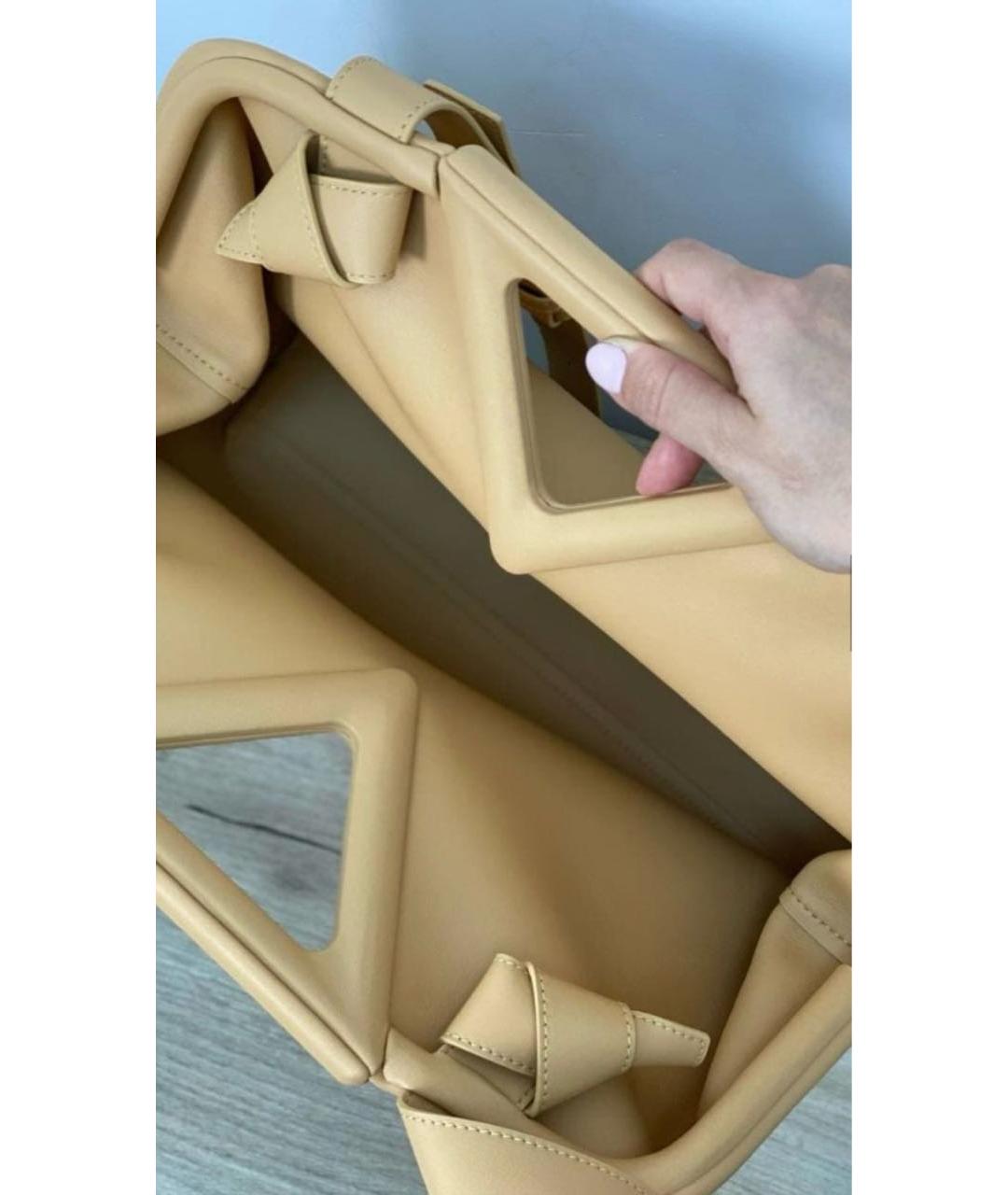 BOTTEGA VENETA Бежевая кожаная сумка с короткими ручками, фото 3