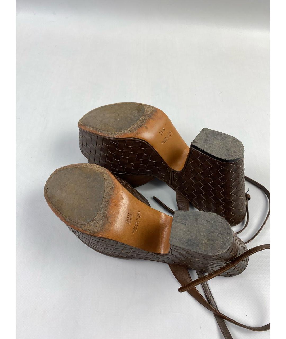 BOTTEGA VENETA Коричневые кожаные босоножки, фото 7