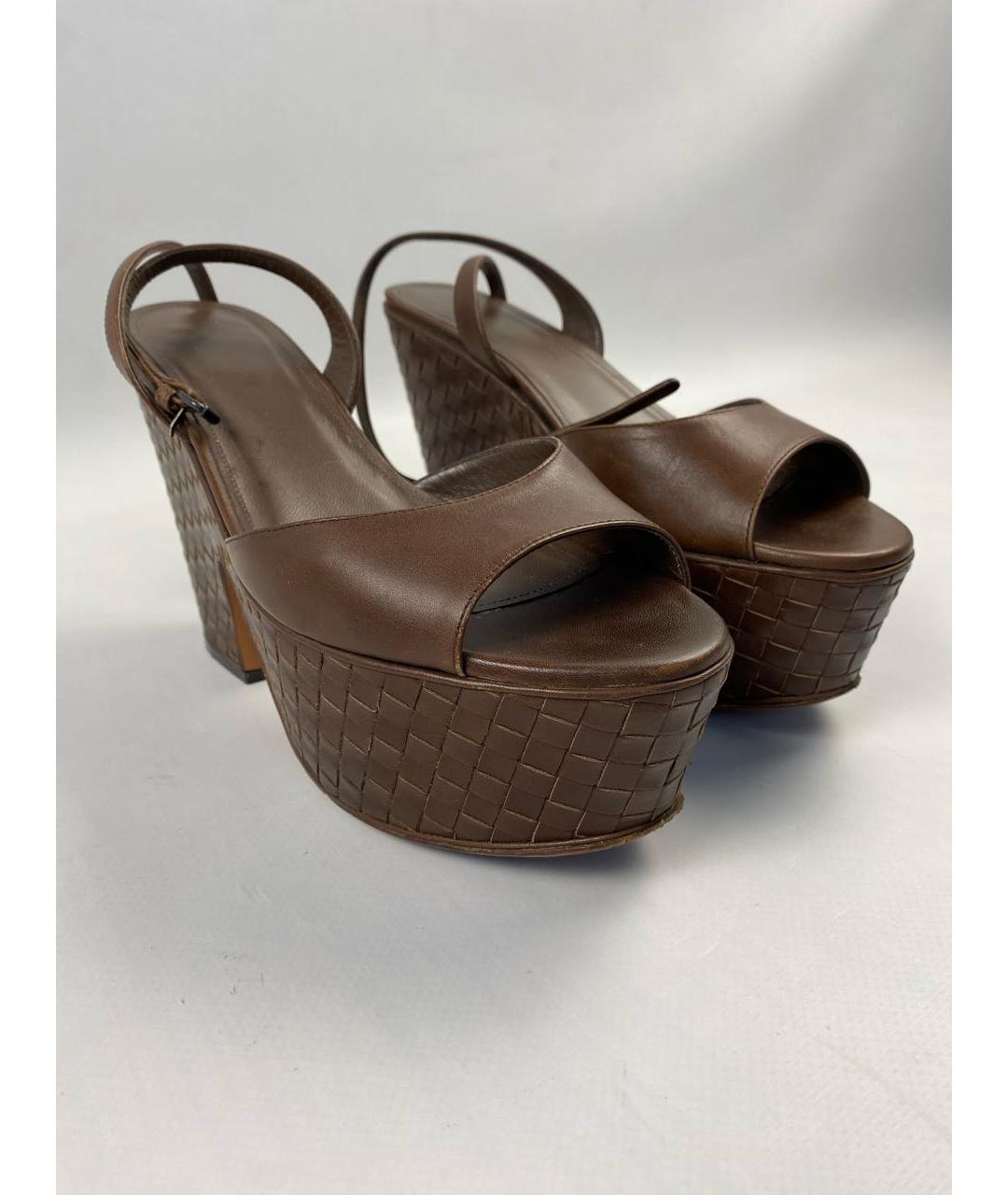 BOTTEGA VENETA Коричневые кожаные босоножки, фото 3