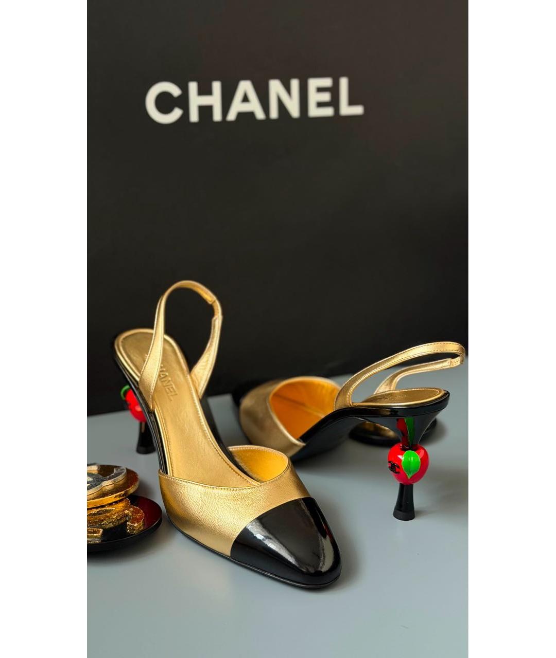 CHANEL Золотые кожаные туфли, фото 2