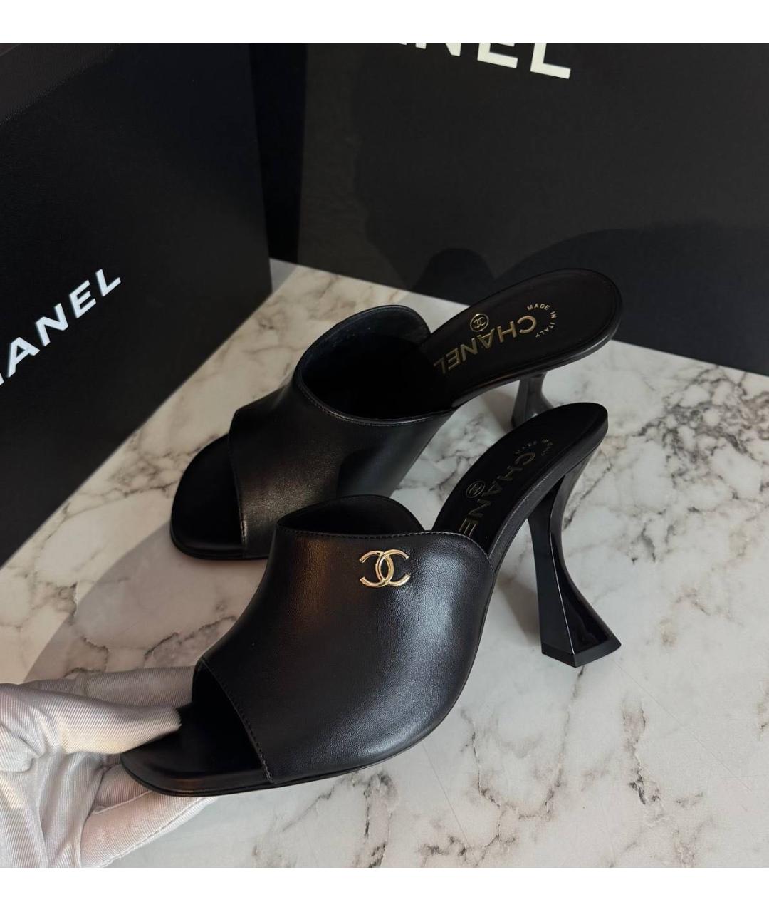CHANEL Черные кожаные мюли, фото 2