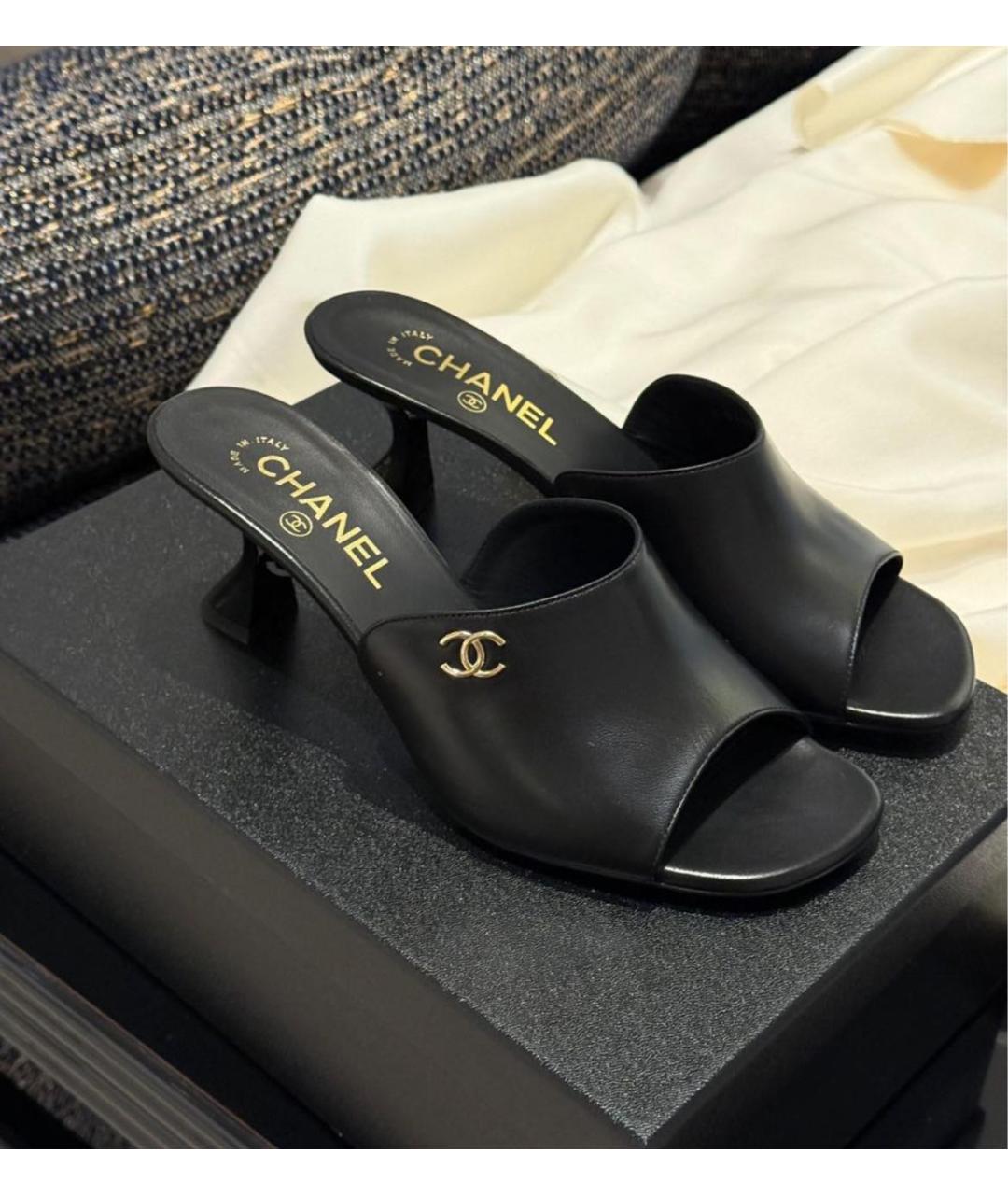 CHANEL Черные кожаные мюли, фото 4