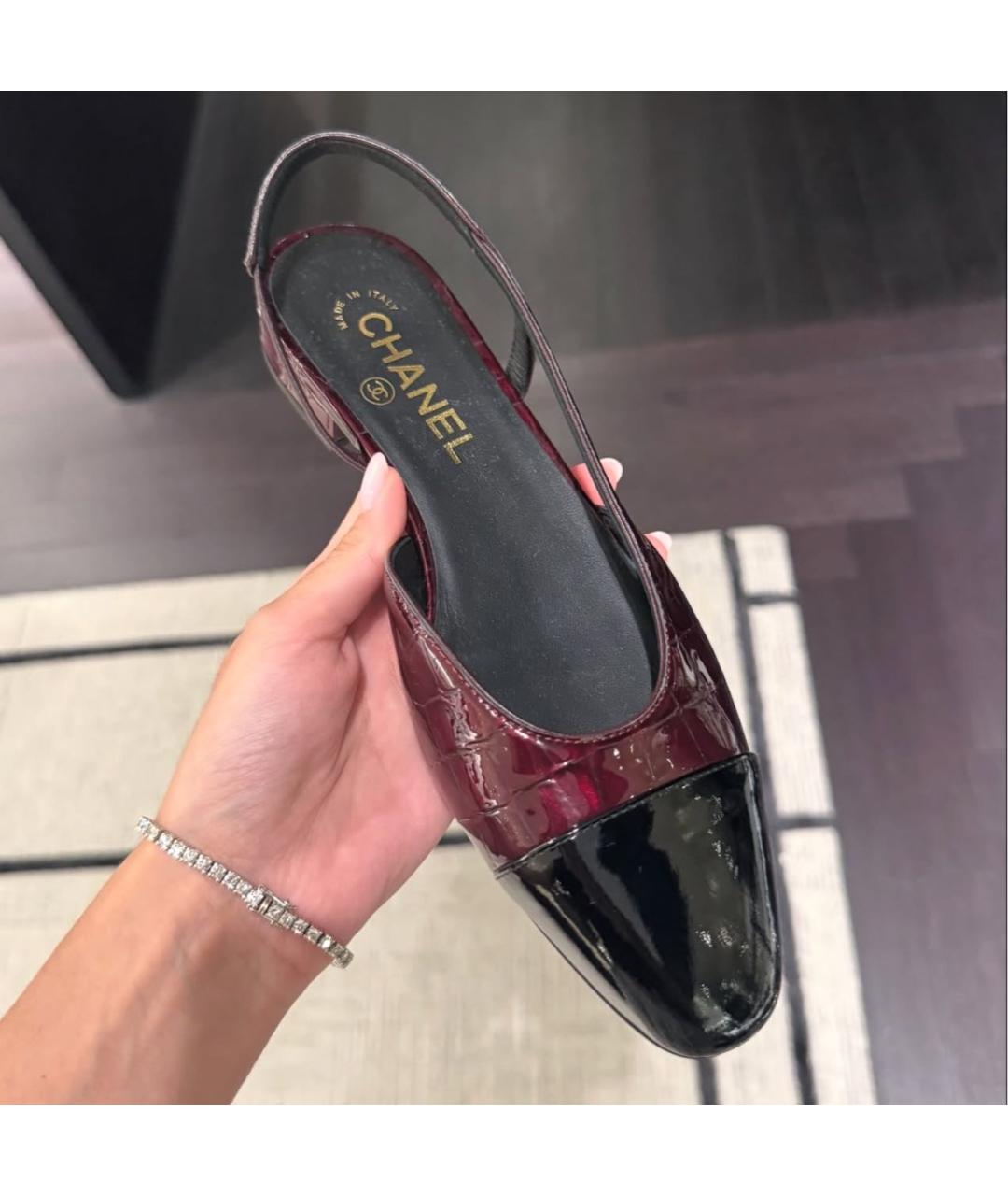 CHANEL Бордовые балетки из лакированной кожи, фото 4