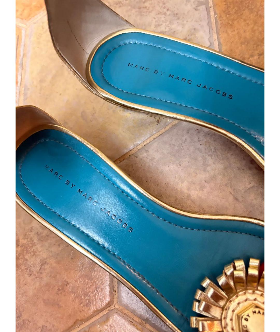 MARC BY MARC JACOBS Золотые кожаные босоножки, фото 5