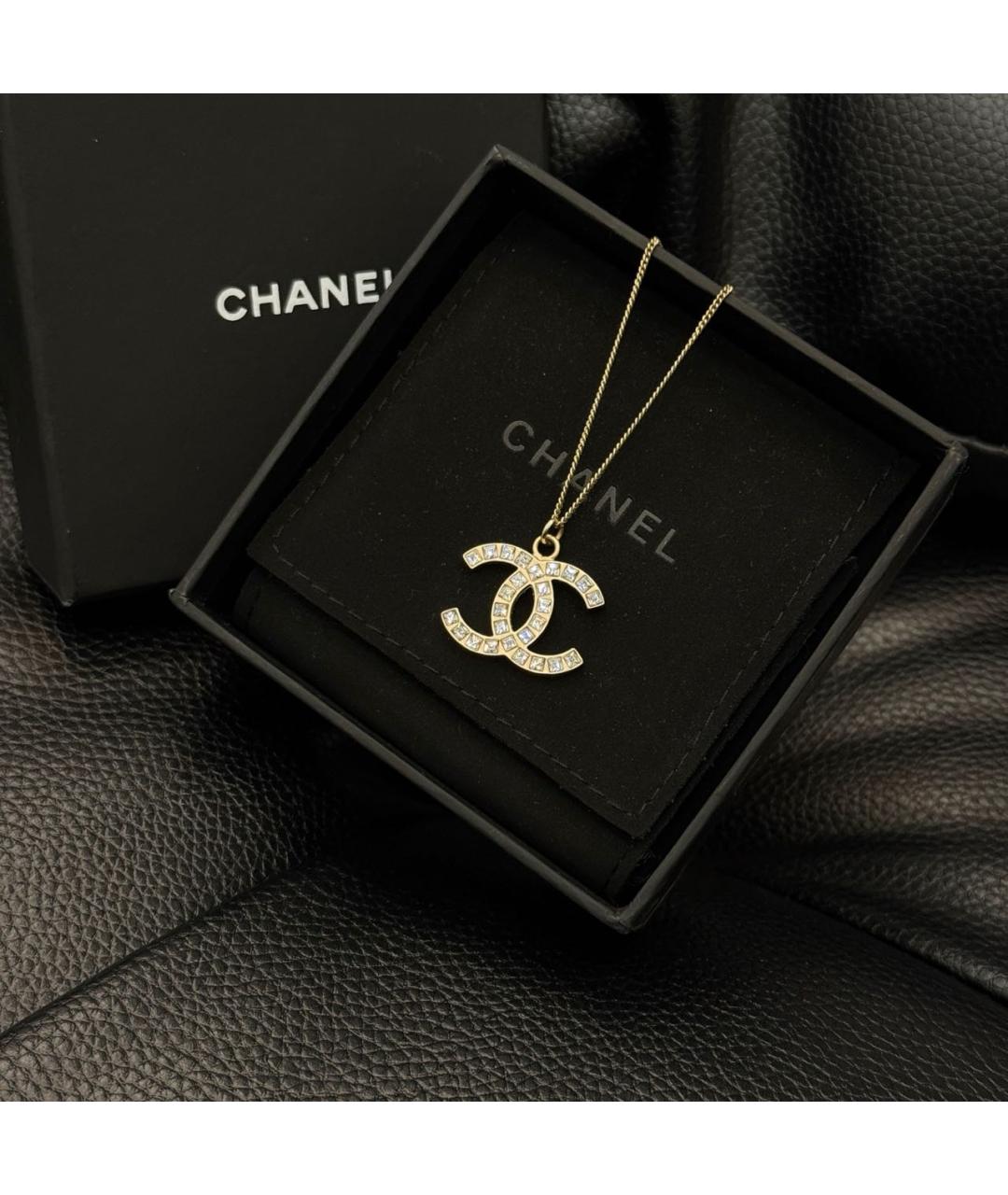 CHANEL Золотая металлическая подвеска, фото 3
