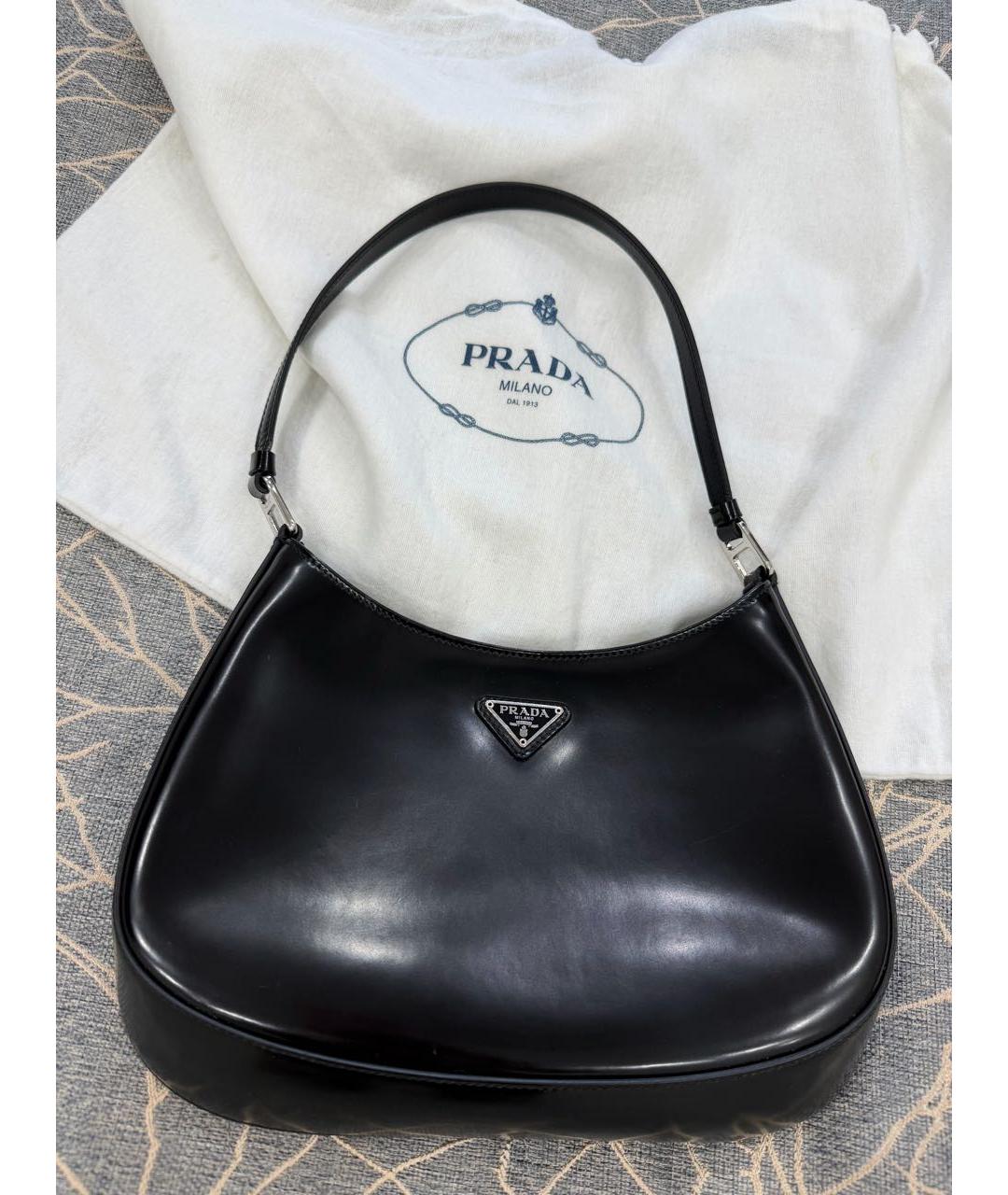 PRADA Черная сумка с короткими ручками из лакированной кожи, фото 9