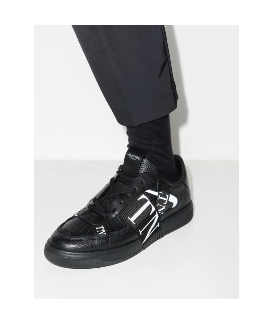 VALENTINO Черные кожаные низкие кроссовки / кеды, фото 1