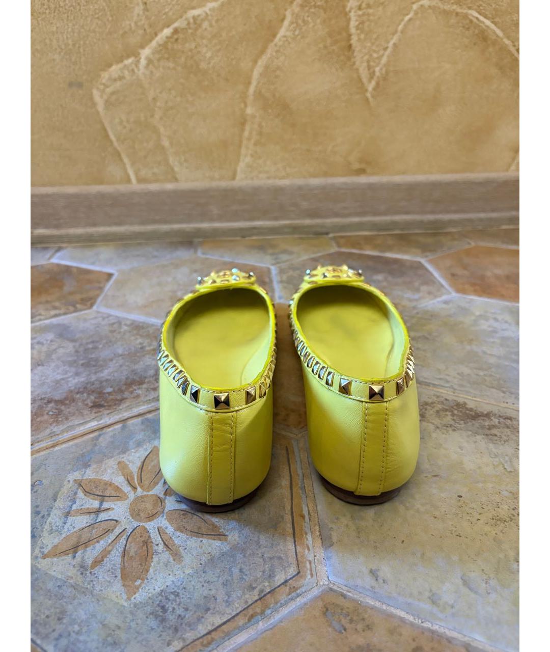 TORY BURCH Желтые кожаные балетки, фото 4