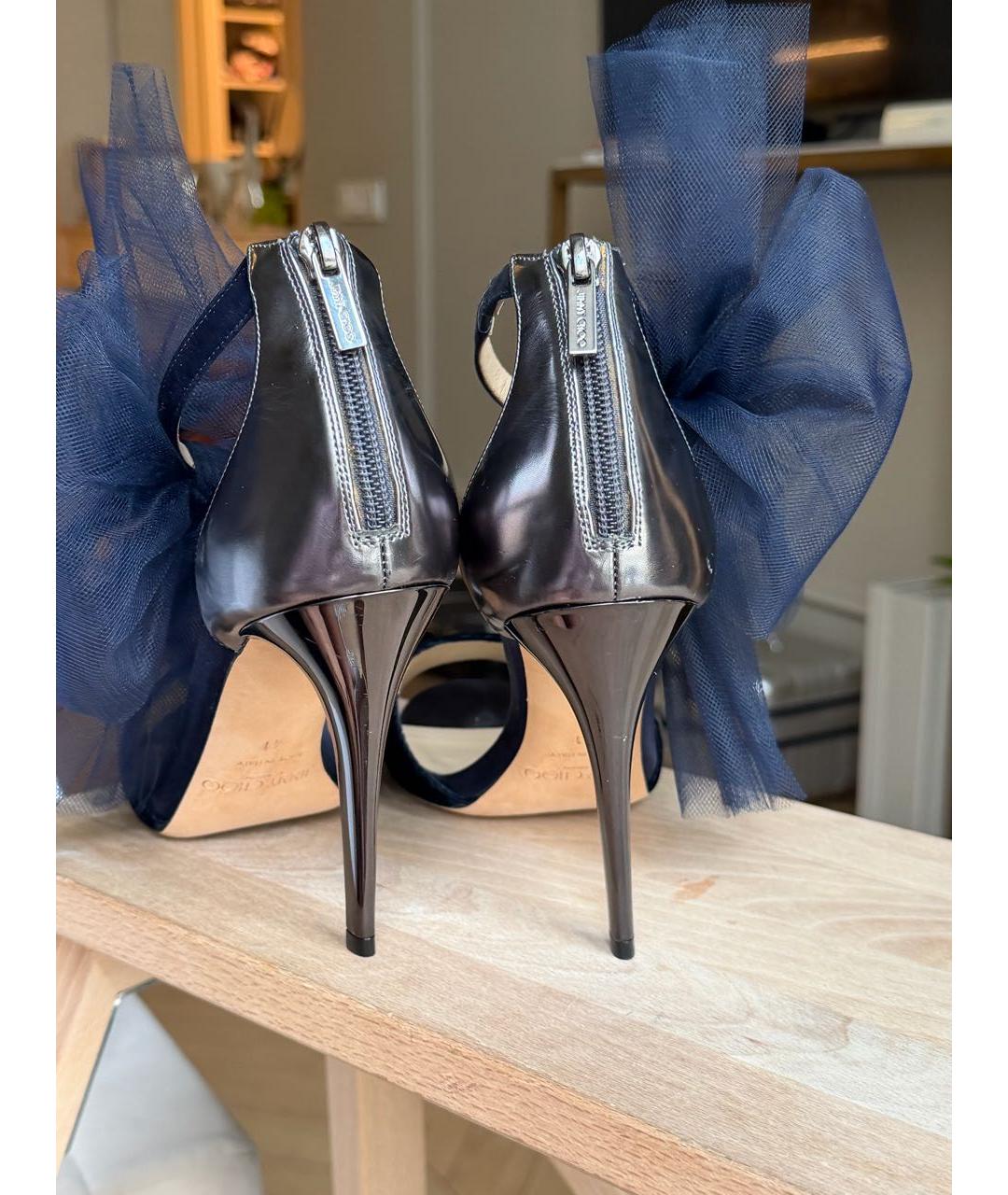 JIMMY CHOO Темно-синие бархатные босоножки, фото 4