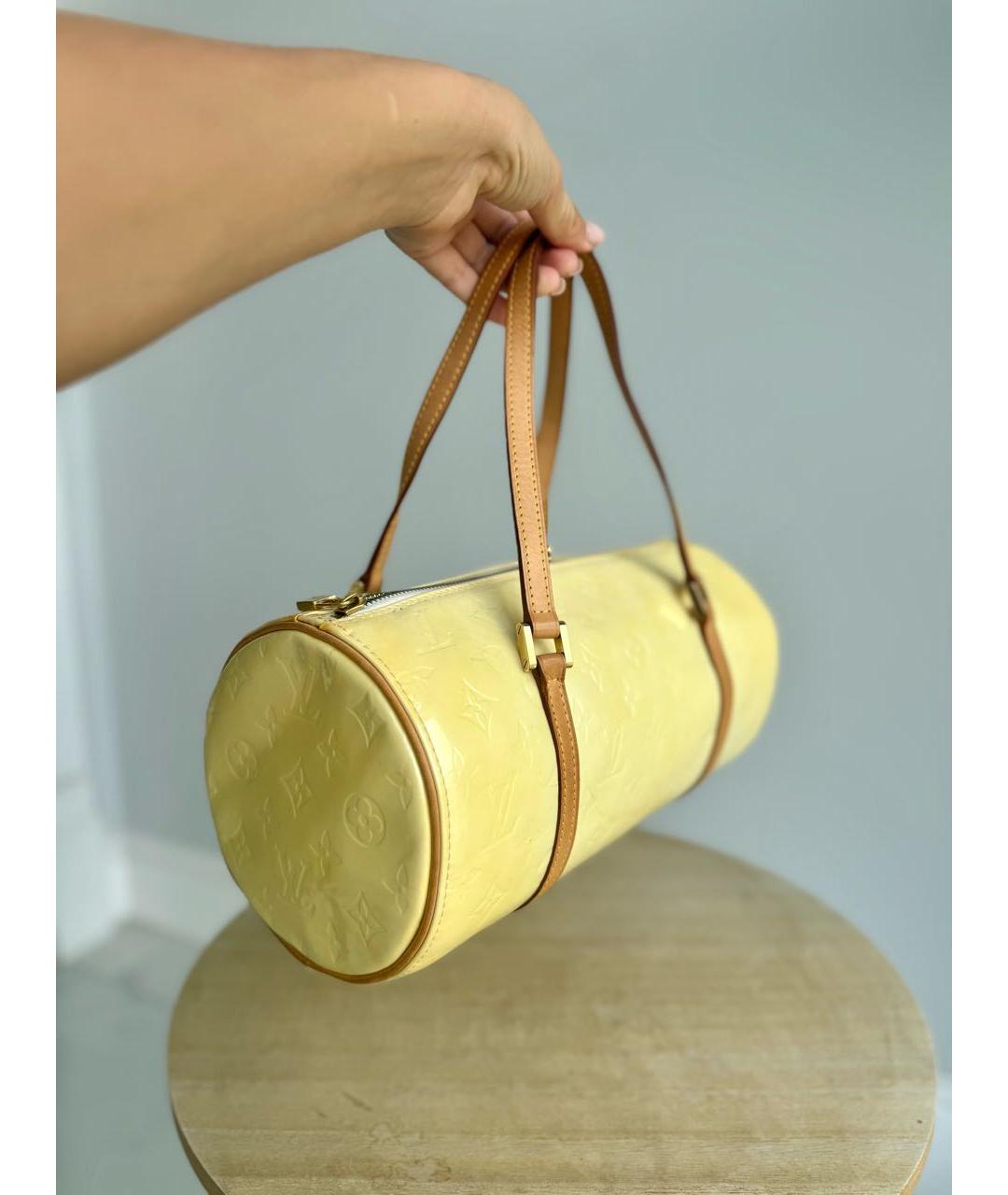 LOUIS VUITTON Желтая сумка через плечо из лакированной кожи, фото 3