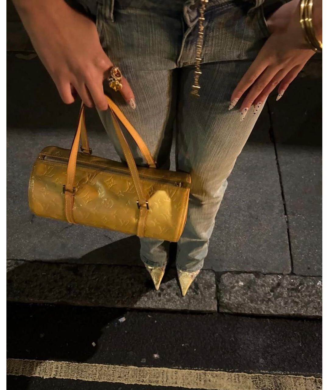 LOUIS VUITTON Желтая сумка через плечо из лакированной кожи, фото 8