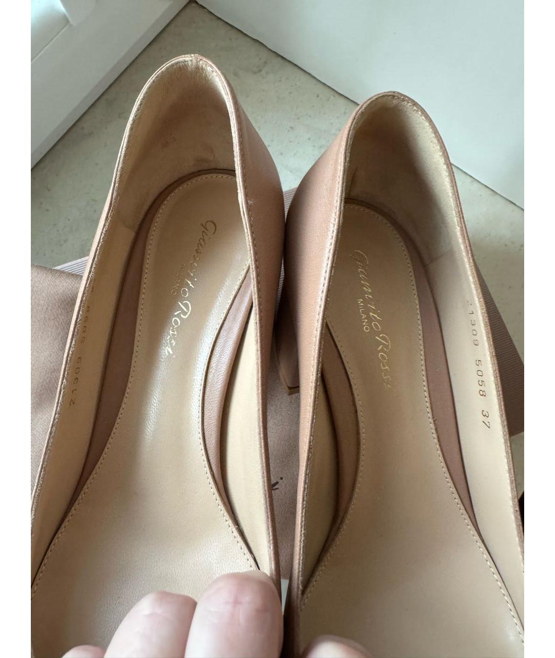 GIANVITO ROSSI Бежевые кожаные туфли, фото 3