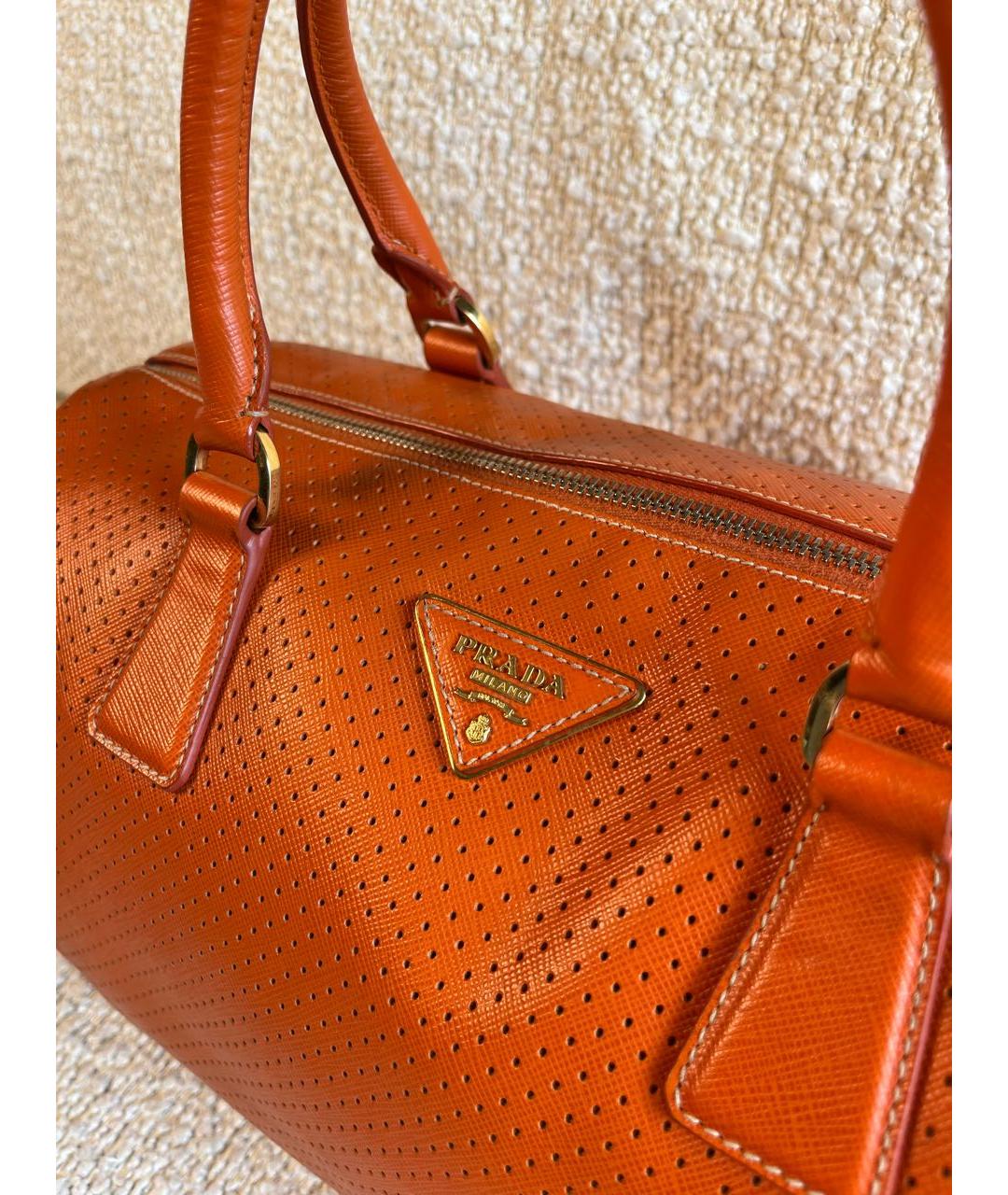 PRADA Оранжевая кожаная сумка с короткими ручками, фото 7