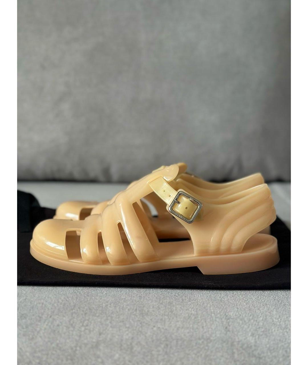 CHANEL Розовые резиновые сандалии, фото 4