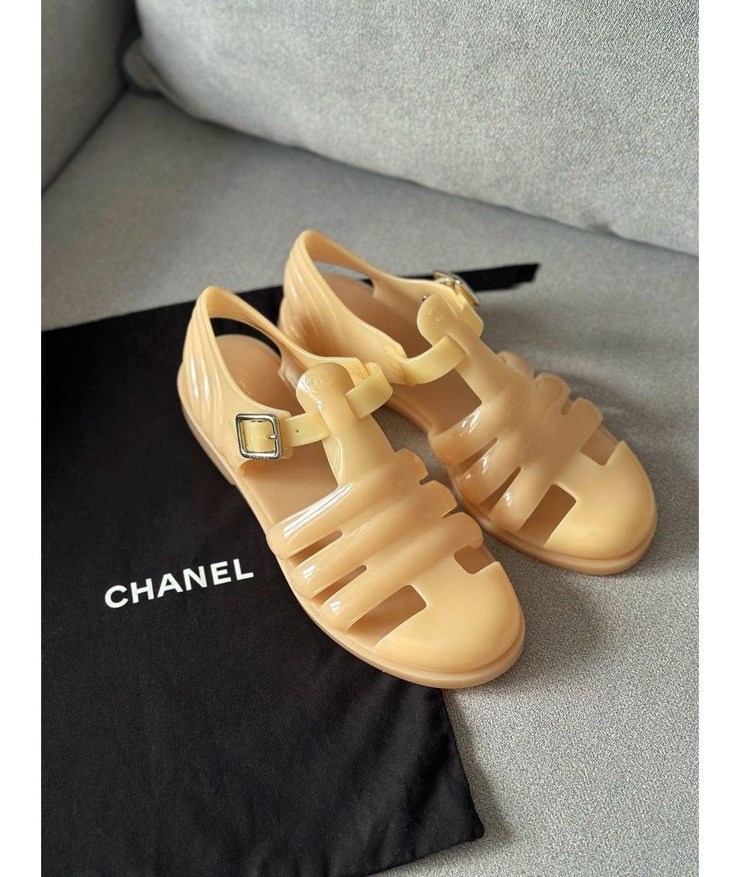 CHANEL Розовые резиновые сандалии, фото 2