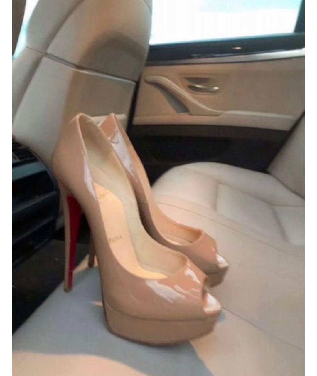 CHRISTIAN LOUBOUTIN Бежевые туфли из лакированной кожи, фото 3
