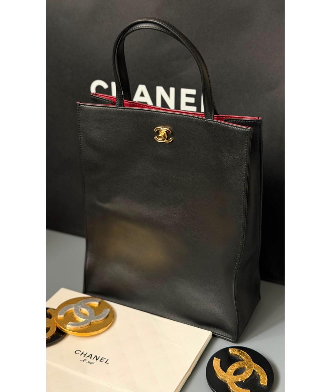 CHANEL Черная кожаная сумка с короткими ручками, фото 3