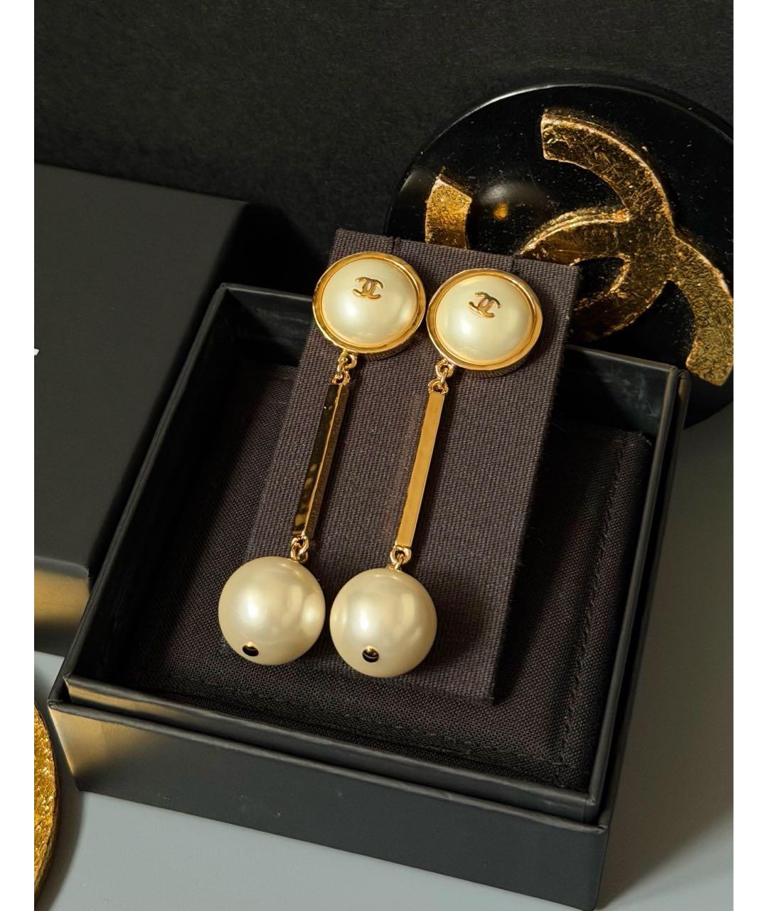 CHANEL Белые серьги, фото 3