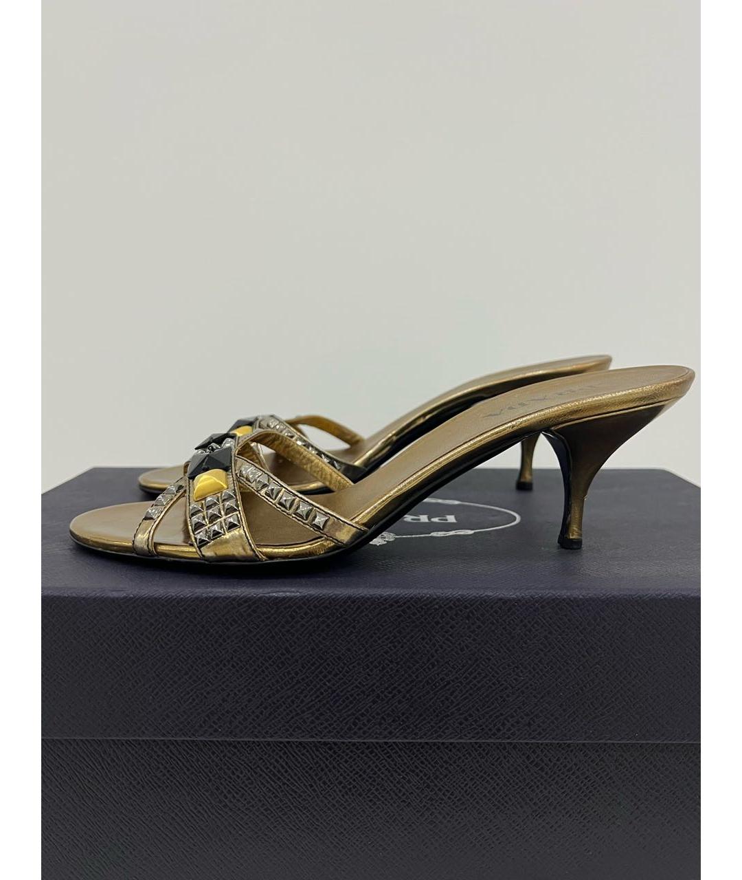 PRADA Золотые кожаные мюли, фото 4