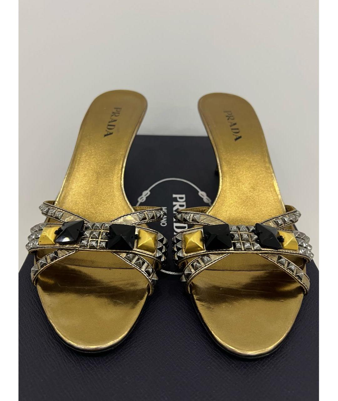 PRADA Золотые кожаные мюли, фото 3