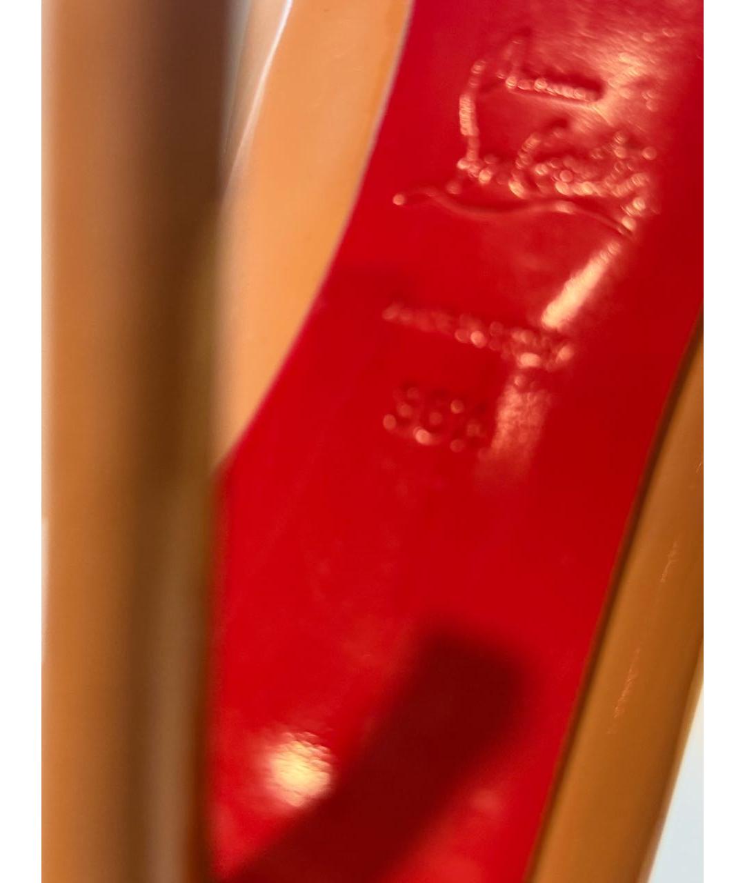 CHRISTIAN LOUBOUTIN Бежевые туфли из лакированной кожи, фото 7