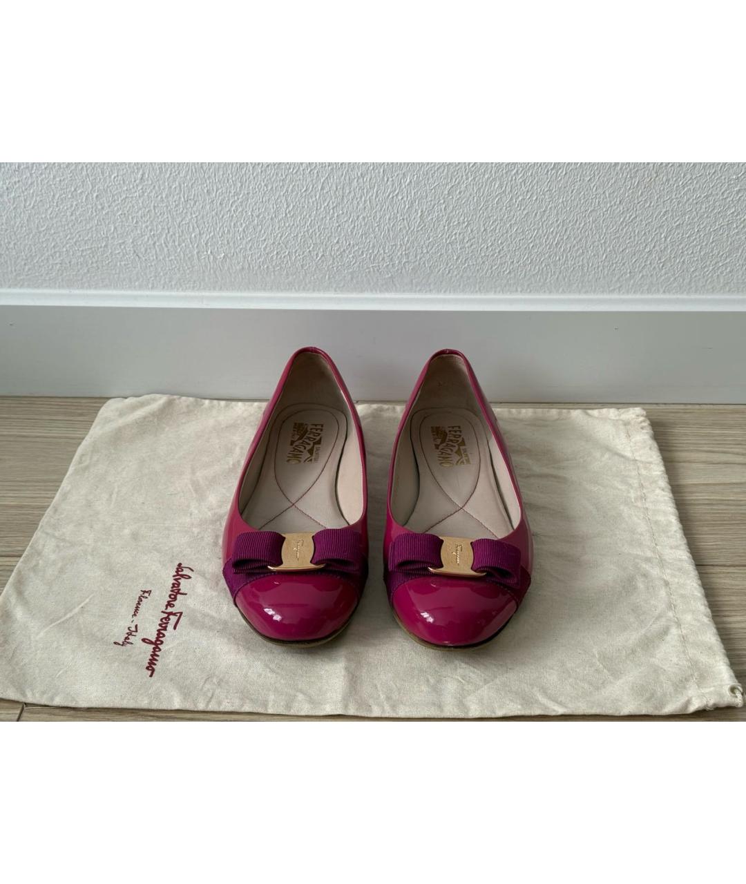 FERRAGAMO Розовые балетки из лакированной кожи, фото 2