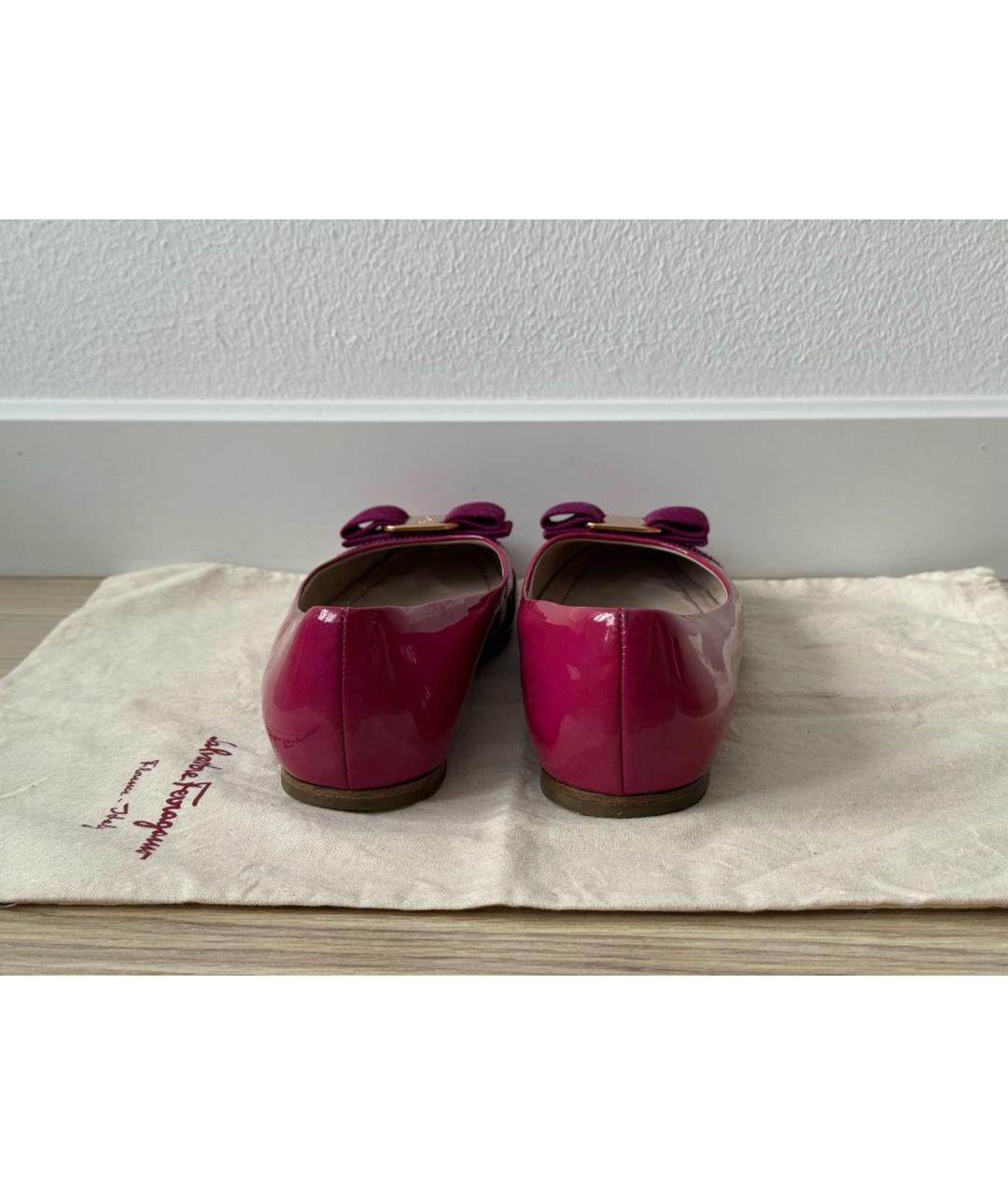 FERRAGAMO Розовые балетки из лакированной кожи, фото 4